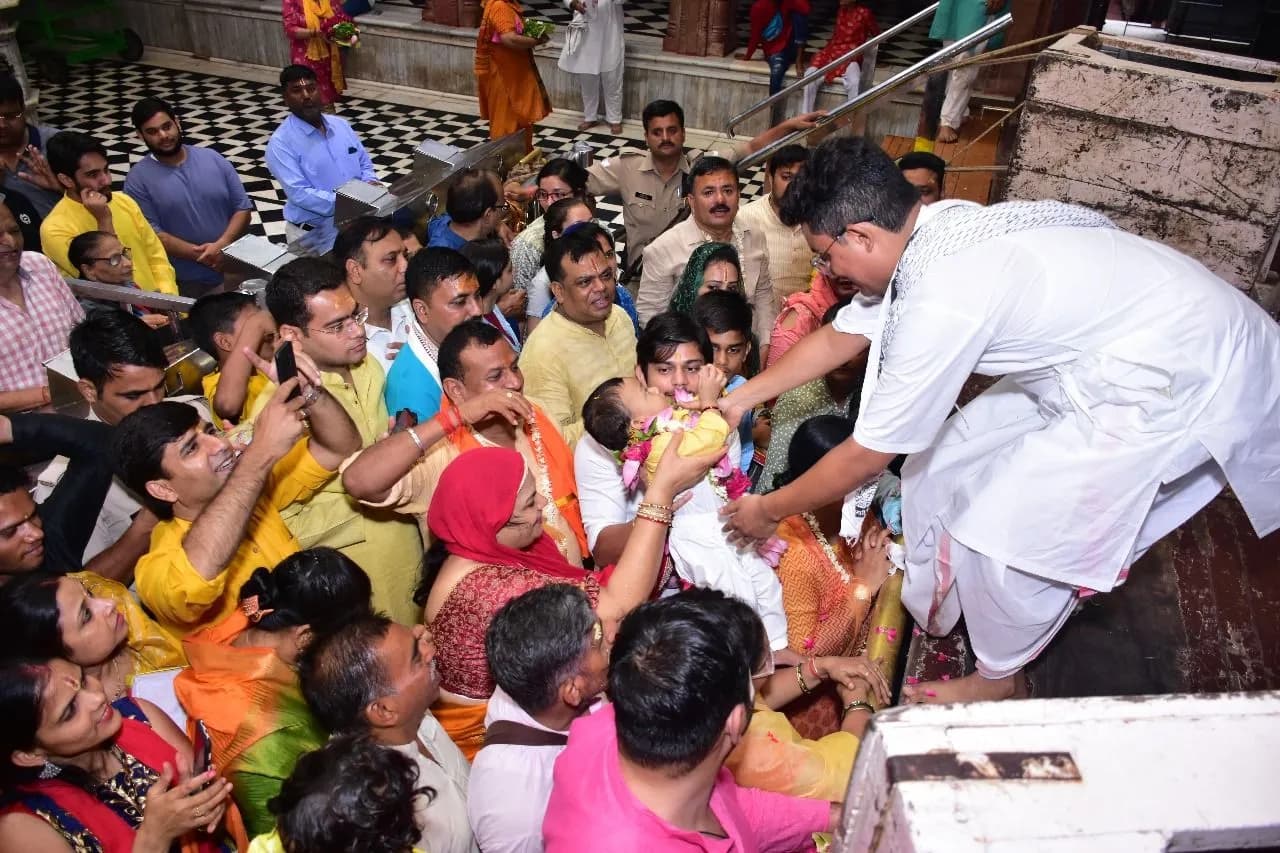 साधु सेवाUtsav Kriya Image